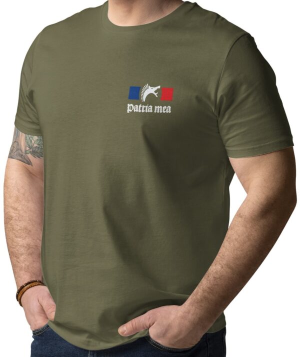 T-shirt « Patria Mea – Carnyx gaulois » (Coeur) kaki – Image 3